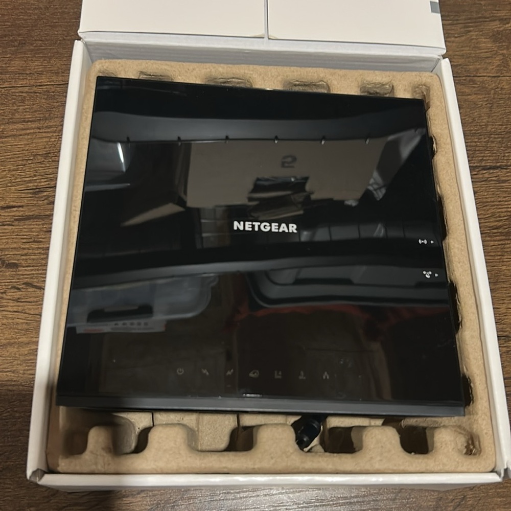 Netgear AC1600 Wi-Fi cable modem router